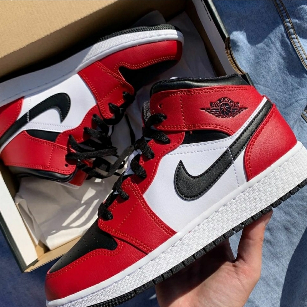 NIKE Air Jordan 1 Mid Chicago (GS) 5Y